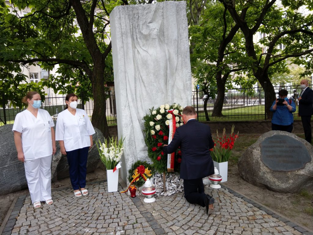 76. rocznica wybuchu Powstania Warszawskiego | Hołd dla personelu i pacjentów szpitala na Woli