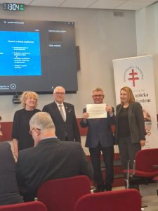 przekazanie nowoczesnego mikroskopu z wykorzystaniem sztucznej inteligencji dla Krajowego Referencyjnego Laboratorium Prątka w IGiChP