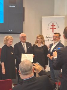 przekazanie nowoczesnego mikroskopu z wykorzystaniem sztucznej inteligencji dla Krajowego Referencyjnego Laboratorium Prątka w IGiChP