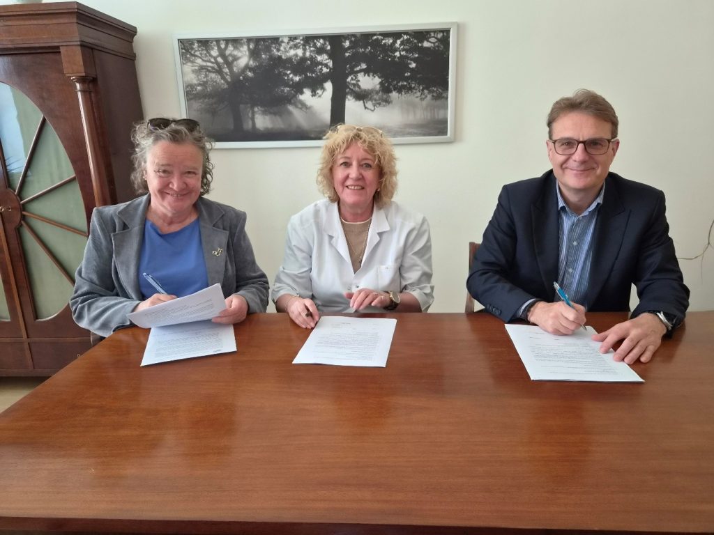 W dniu 21 maja 2026 roku w Instytucie Gruźlicy i Chorób Płuc odbyło się uroczyste podpisanie umowy darowizny przekazanej przez Fundację LOTTO im. Haliny Konopackiej na rzecz Instytutu
